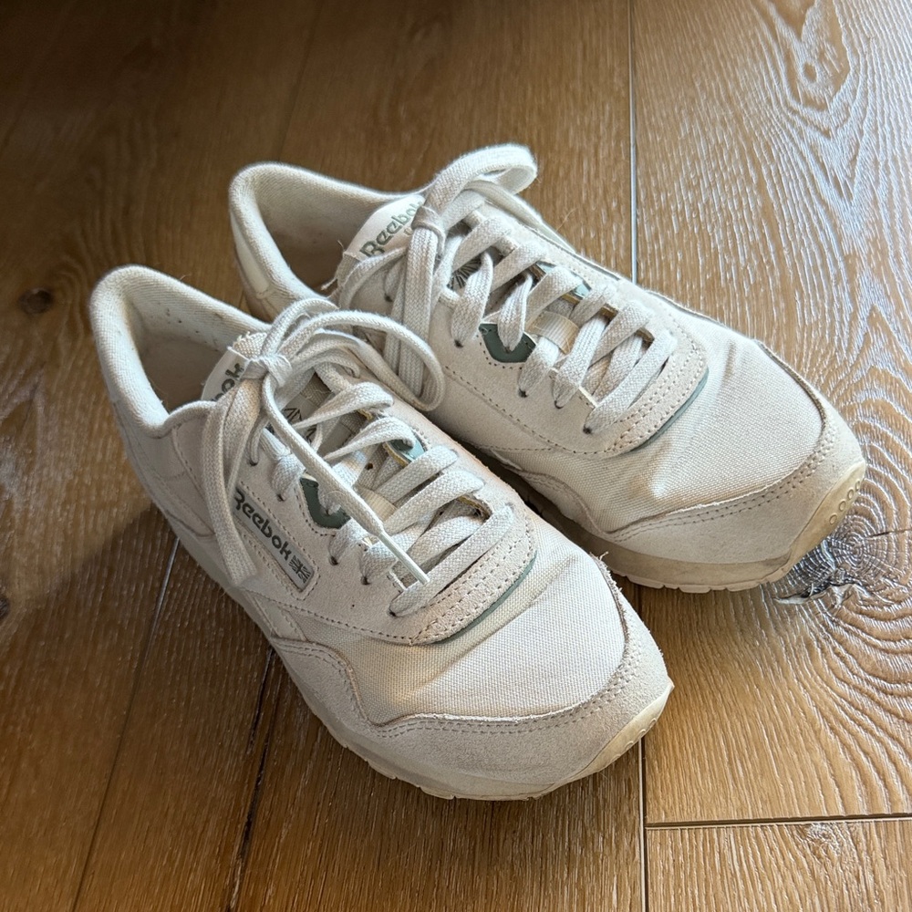 Reebok Women's Cream/Beige Classic Sneakers